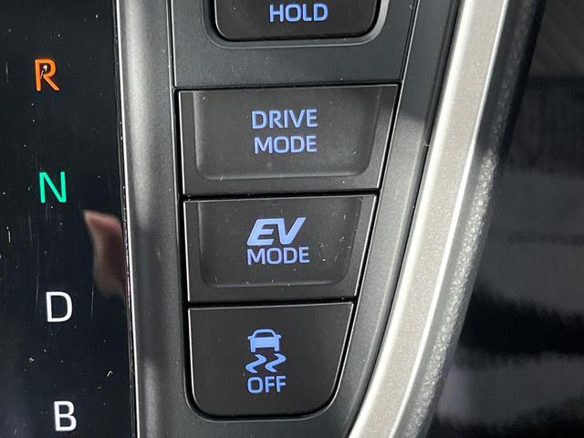 ノア ハイブリッドＳ－Ｚ　純正１０．５型ナビ　１４型後席モニター　両側パワースライドドア　快適利便パッケージＨｉｇｈ　バックカメラ　セーフティセンス　パワーバックドア　ＣＤ／ＤＶＤ／フルセグ　ステアリングヒーター　１００Ｖ電源（43枚目）