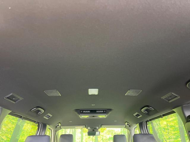 ノア ハイブリッドＳ－Ｚ　純正１０．５型ナビ　１４型後席モニター　両側パワースライドドア　快適利便パッケージＨｉｇｈ　バックカメラ　セーフティセンス　パワーバックドア　ＣＤ／ＤＶＤ／フルセグ　ステアリングヒーター　１００Ｖ電源（52枚目）