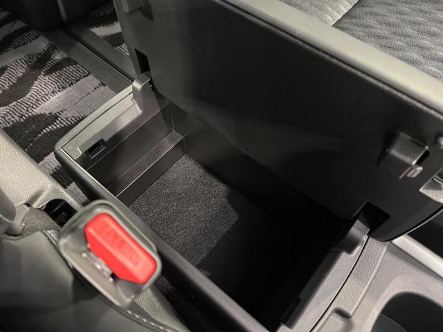 ノア ハイブリッドＳ－Ｚ　純正１０．５型ナビ　１４型後席モニター　両側パワースライドドア　快適利便パッケージＨｉｇｈ　バックカメラ　セーフティセンス　パワーバックドア　ＣＤ／ＤＶＤ／フルセグ　ステアリングヒーター　１００Ｖ電源（56枚目）