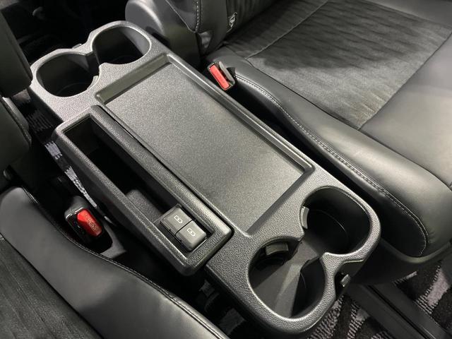 ノア ハイブリッドＳ－Ｚ　純正１０．５型ナビ　１４型後席モニター　両側パワースライドドア　快適利便パッケージＨｉｇｈ　バックカメラ　セーフティセンス　パワーバックドア　ＣＤ／ＤＶＤ／フルセグ　ステアリングヒーター　１００Ｖ電源（58枚目）