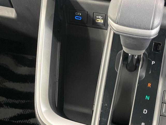 ノア ハイブリッドＳ－Ｚ　純正１０．５型ナビ　１４型後席モニター　両側パワースライドドア　快適利便パッケージＨｉｇｈ　バックカメラ　セーフティセンス　パワーバックドア　ＣＤ／ＤＶＤ／フルセグ　ステアリングヒーター　１００Ｖ電源（61枚目）