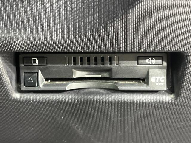 アクア Ｓ　セーフティセンス　純正ＳＤナビ　Ｂｌｕｅｔｏｏｔｈ　バックカメラ　ビルトインＥＴＣ　禁煙車　オートライト　オートハイビーム　オートエアコン　キーレスエントリー　電動格納ミラー　プライバシーガラス（5枚目）