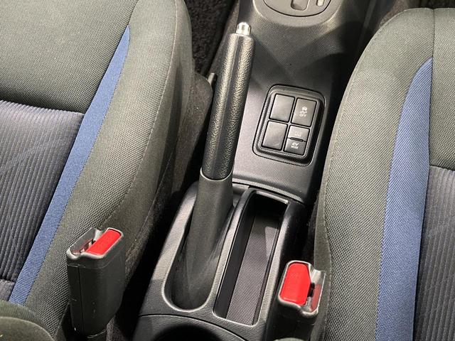 アクア Ｓ　セーフティセンス　純正ＳＤナビ　Ｂｌｕｅｔｏｏｔｈ　バックカメラ　ビルトインＥＴＣ　禁煙車　オートライト　オートハイビーム　オートエアコン　キーレスエントリー　電動格納ミラー　プライバシーガラス（35枚目）