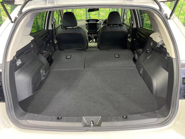 後席を格納すると、これだけの広さが！シーンに合わせたシートアレンジで、大きな荷物も積むことが出来ます♪