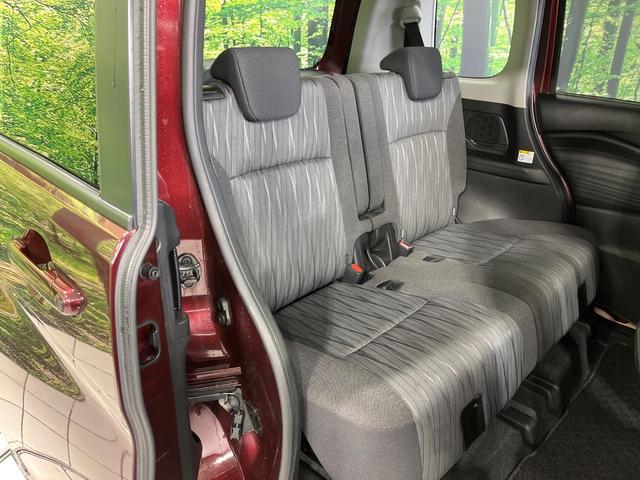 広々とした２列目シートは居住性が高く、居心地も快適！友達や家族とのお出かけにぴったりです。ベビーシートやチャイルドシート使用時も快適にお過ごしいただける十分な空間を確保しています。