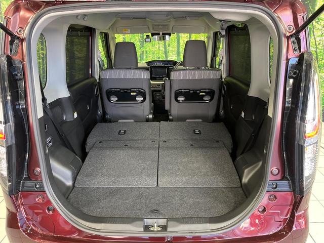後席を格納すると、これだけの広さが！シーンに合わせたシートアレンジで、大きな荷物も積むことが出来ます♪