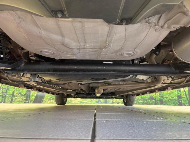 お車を安心してお乗りいただく為には、足回りの定期点検が欠かせません。サービスサポート（有償保証）では無料点検もご提供しており、安心のカーライフをお過ごしいただけるサポート体制が整っています。