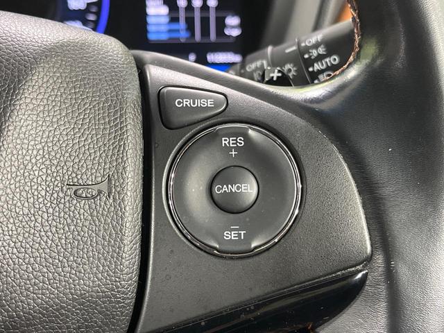 【クルーズコントロール】高速道路もラクラク走行。アクセルを離しても一定速度で走行ができ、長距離運転時の負担を軽減！加速・減速も簡単なスイッチ操作で調整できます。