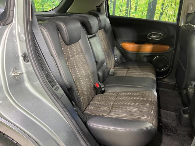 後部座席も気になるようなキズ・汚れやへたり等、大きなダメージはなく、良好な状態です。