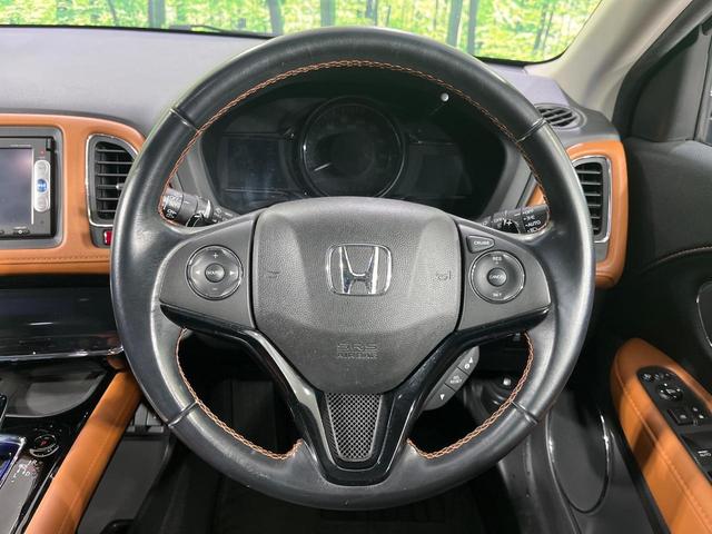 【純正革巻きステアリング】上質な革を使用することで、手にしっかり馴染みとても運転しやすいハンドルです♪