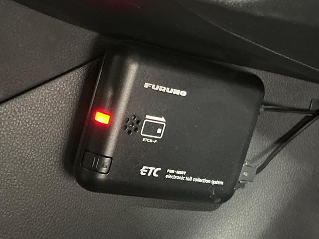 【ＥＴＣ】高速道路の料金所をストレスなく通過！話題のスポットやサービスエリアに多い「スマートＩＣ」利用時は必須のアイテムです。当店でセットアップを実施、ご納車当日からすぐにご利用いただけます！