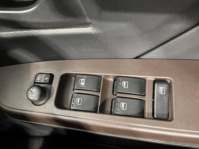 ルーミー Ｘ　Ｓ　メモリーナビ　パワースライドドア　バックカメラ　スマートアシスト３　コーナーセンサー　ＥＴＣ　ドライブレコーダー　オートハイビーム　オートライト　スマートキー　ＣＤ／ＤＶＤ／フルセグ　サンシェード（39枚目）