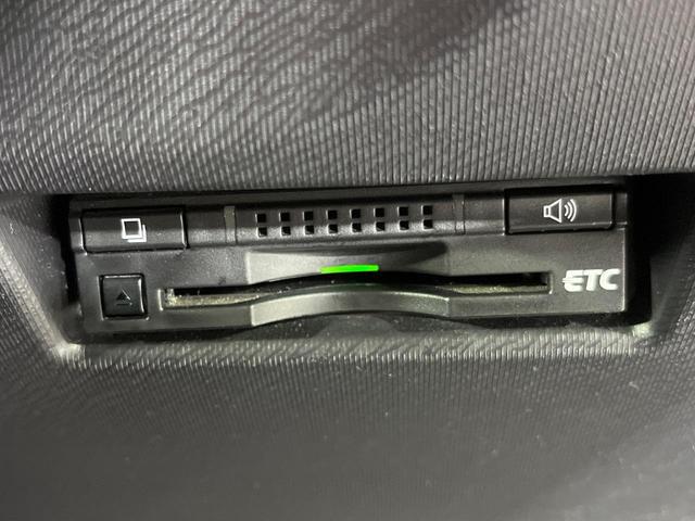 アクア Ｇ　純正ナビ　バックカメラ　クルーズコントロール　前席シートヒーター　ドライブレコーダー　ＥＴＣ　ＣＤ／ＤＶＤ／フルセグ　Ｂｌｕｅｔｏｏｔｈ　スマートキー　オートライト　オートエアコン　プライバシーガラス（7枚目）