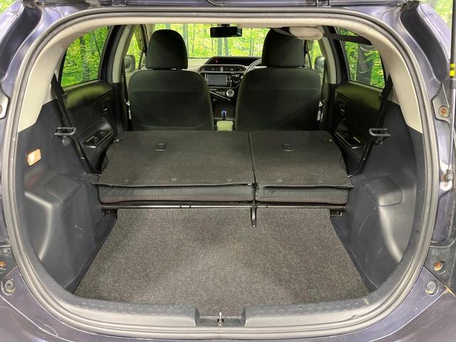 アクア Ｇ　純正ナビ　バックカメラ　クルーズコントロール　前席シートヒーター　ドライブレコーダー　ＥＴＣ　ＣＤ／ＤＶＤ／フルセグ　Ｂｌｕｅｔｏｏｔｈ　スマートキー　オートライト　オートエアコン　プライバシーガラス（11枚目）