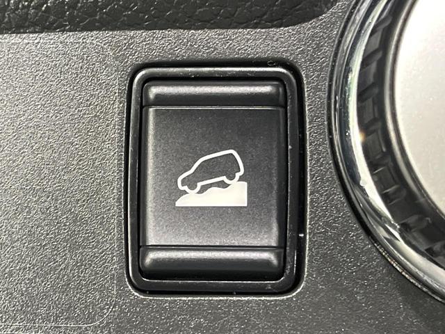 エクストレイル ２０Ｘ　４ＷＤ　７人乗り　純正９型ナビ　バックカメラ　エマージェンシーブレーキ　パワーバックドア　ダウンヒルアシスト　ＥＴＣ　ドラレコ　ＣＤ／ＤＶＤ／Ｂｌｕ－Ｒａｙ／フルセグ　ルーフレール　ＬＥＤランプ（37枚目）