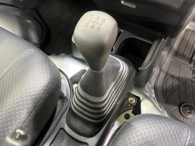 ハイゼットトラック ジャンボスタンダード 4WD 5速MT スマートアシスト コーナーセンサー オートハイビーム オートライト 車線逸脱警報 3方開荷台 大型キャビン プライバシーガラス 前席リクライニング機能付 AM/FMラジオ(4枚目)