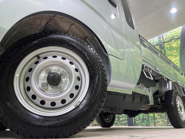ハイゼットトラック ジャンボスタンダード 4WD 5速MT スマートアシスト コーナーセンサー オートハイビーム オートライト 車線逸脱警報 3方開荷台 大型キャビン プライバシーガラス 前席リクライニング機能付 AM/FMラジオ(13枚目)
