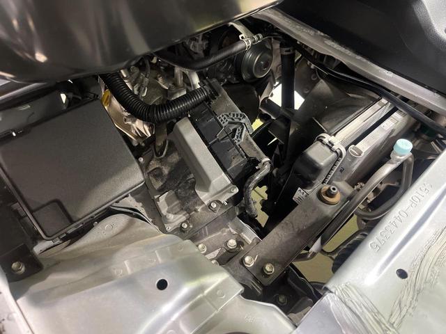 ハイゼットトラック ジャンボスタンダード 4WD 5速MT スマートアシスト コーナーセンサー オートハイビーム オートライト 車線逸脱警報 3方開荷台 大型キャビン プライバシーガラス 前席リクライニング機能付 AM/FMラジオ(18枚目)