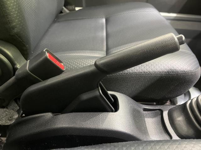 ハイゼットトラック ジャンボスタンダード 4WD 5速MT スマートアシスト コーナーセンサー オートハイビーム オートライト 車線逸脱警報 3方開荷台 大型キャビン プライバシーガラス 前席リクライニング機能付 AM/FMラジオ(28枚目)