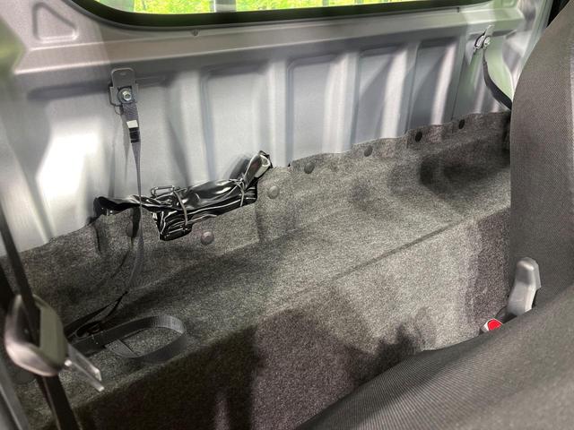 ハイゼットトラック ジャンボスタンダード 4WD 5速MT スマートアシスト コーナーセンサー オートハイビーム オートライト 車線逸脱警報 3方開荷台 大型キャビン プライバシーガラス 前席リクライニング機能付 AM/FMラジオ(34枚目)