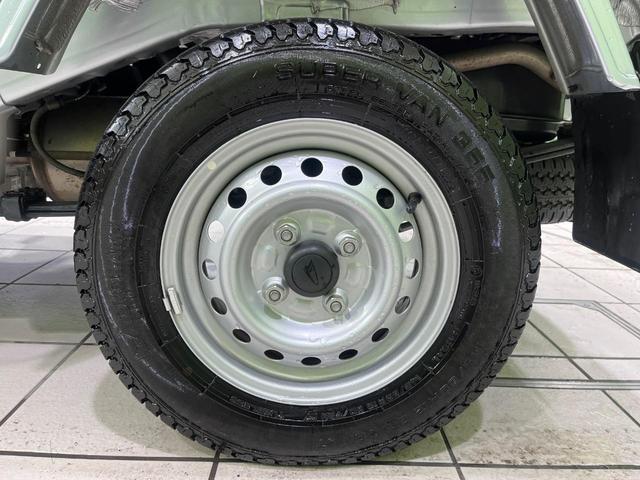 ハイゼットトラック ジャンボスタンダード 4WD 5速MT スマートアシスト コーナーセンサー オートハイビーム オートライト 車線逸脱警報 3方開荷台 大型キャビン プライバシーガラス 前席リクライニング機能付 AM/FMラジオ(44枚目)