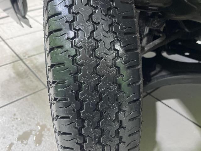 ハイゼットトラック ジャンボスタンダード 4WD 5速MT スマートアシスト コーナーセンサー オートハイビーム オートライト 車線逸脱警報 3方開荷台 大型キャビン プライバシーガラス 前席リクライニング機能付 AM/FMラジオ(46枚目)