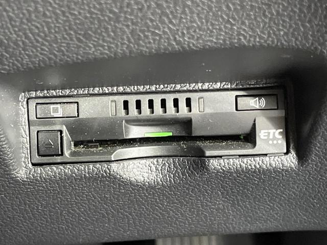 プリウス S 4WD 純正ナビ バックカメラ セーフティセンス レーダークルコン 寒冷地仕様 ETC CD/DVD/フルセグ LEDランプ リアフォグ オートライト オートエアコン スマートエントリー 横滑り防止(8枚目)