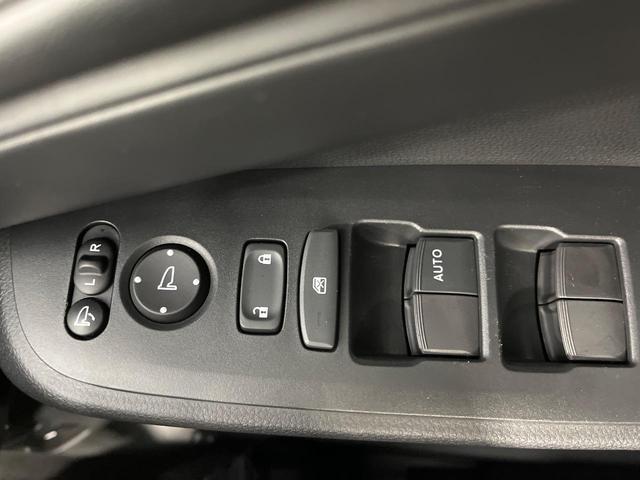 ヴェゼル e:HEV X メモリーナビ バックカメラ ホンダセンシング アダプディブクルコン コーナーセンサー ETC ドライブレコーダー パドルシフト LEDランプ LEDフォグ オートハイビーム オートエアコン フルセグ(41枚目)