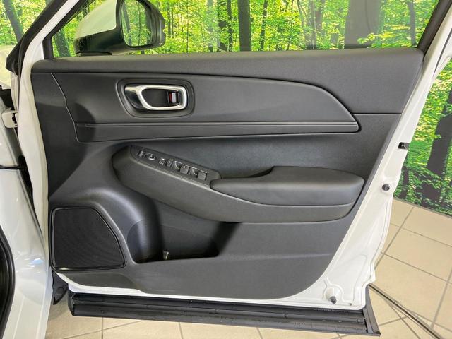 ヴェゼル e:HEV X メモリーナビ バックカメラ ホンダセンシング アダプディブクルコン コーナーセンサー ETC ドライブレコーダー パドルシフト LEDランプ LEDフォグ オートハイビーム オートエアコン フルセグ(42枚目)