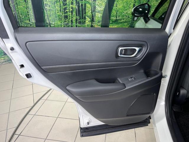 ヴェゼル e:HEV X メモリーナビ バックカメラ ホンダセンシング アダプディブクルコン コーナーセンサー ETC ドライブレコーダー パドルシフト LEDランプ LEDフォグ オートハイビーム オートエアコン フルセグ(45枚目)