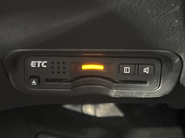 ヴェゼル ハイブリッドZ スタイルエディション 純正ナビ バックカメラ シティブレーキアクティブシステム クルーズコントロール アイボリー革シート 前席シートヒーター ETC ドライブレコーダー CD/DVD/フルセグ LEDランプ フロントフォグ(7枚目)