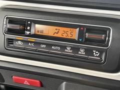 【お問合せ０７７６-６６-４９１７】【オートエアコン】車内の温度を検知し風量や温度を自動で調整。暑い…寒い…と何度もスイッチ操作をする必要はありません。快適な車内空間には必須の機能ですね♪ 5