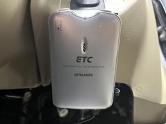 【ＥＴＣ】高速道路の料金所をストレスなく通過！話題のスポットやサービスエリアに多い「スマートIntercooler」利用時は必須のアイテムです。当店でセットアップを実施、ご納車当日からすぐにご利用いただけます！ 4