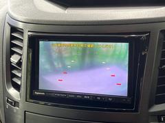 【バックカメラ】駐車時に後方がリアルタイム映像で確認できます。大型商業施設や立体駐車場での駐車時や、夜間のバック時に大活躍！運転スキルに関わらず、今や必須となった装備のひとつです！ 5