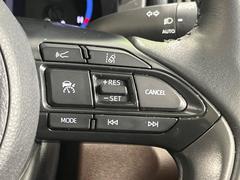 【レーダークルーズコントロール】高速道路での長距離走行が楽に！！自動で速度を保つクルーズコントロールが、衝突軽減システムと連携し、前方の車両を感知して車間を保つように速度調節してくれます！！ 5