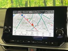 【純正ナビ】人気の純正ナビを装備。オーディオ機能も充実しており、Ｂｌｕｅｔｏｏｔｈ接続すればお持ちのスマホやＭＰ３プレイヤーの音楽を再生可能！毎日の運転がさらに楽しくなります！！ 3