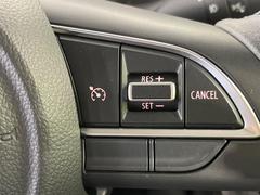 【クルーズコントロール】高速道路もラクラク走行。アクセルを離しても一定速度で走行ができ、長距離運転時の負担を軽減！加速・減速も簡単なスイッチ操作で調整できます。 7