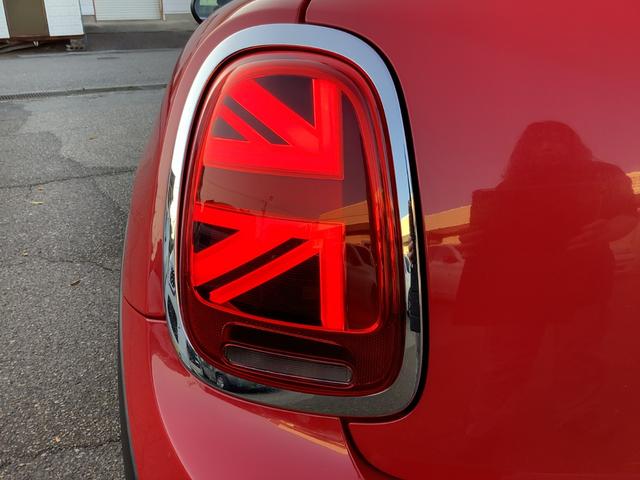 ＭＩＮＩ クーパー　ＬＥＤヘッドライト　純正ナビ　バックカメラ　パーキングアシスト　ペッパーパッケージ　ドライビングアシスト　オートエアコン　純正１５インチアルミホイール　Ｂｌｕｅｔｏｏｔｈ（15枚目）