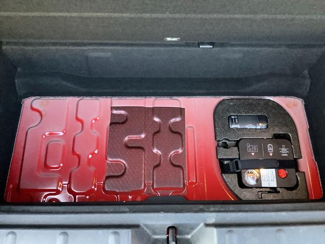 ＭＩＮＩ クーパー　ＬＥＤヘッドライト　純正ナビ　バックカメラ　パーキングアシスト　ペッパーパッケージ　ドライビングアシスト　オートエアコン　純正１５インチアルミホイール　Ｂｌｕｅｔｏｏｔｈ（58枚目）