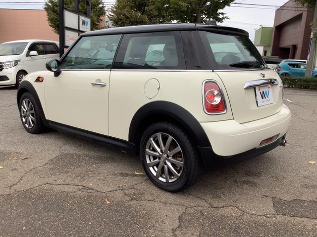 ＭＩＮＩ クーパー　ブラックルーフ　ＨＩＤヘッドライト　フォグランプ　プッシュスタート　キーレスエントリー　ＥＴＣ　取説　メンテナンスノート（9枚目）