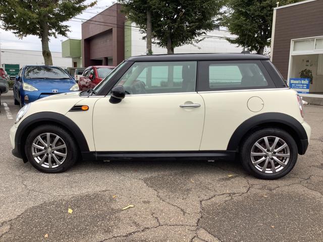 ＭＩＮＩ クーパー　ブラックルーフ　ＨＩＤヘッドライト　フォグランプ　プッシュスタート　キーレスエントリー　ＥＴＣ　取説　メンテナンスノート（10枚目）