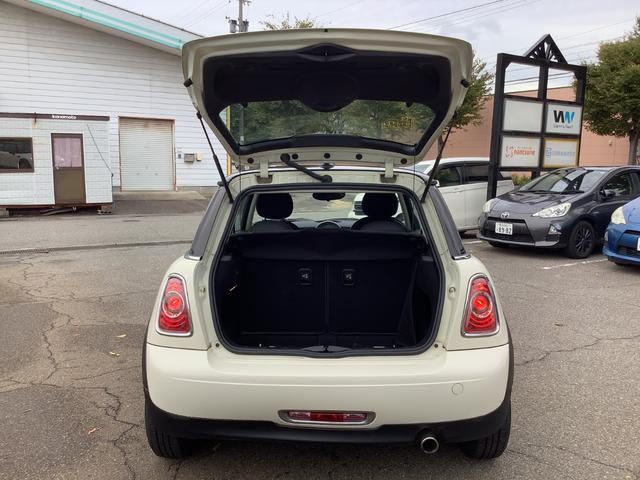 ＭＩＮＩ クーパー　ブラックルーフ　ＨＩＤヘッドライト　フォグランプ　プッシュスタート　キーレスエントリー　ＥＴＣ　取説　メンテナンスノート（17枚目）