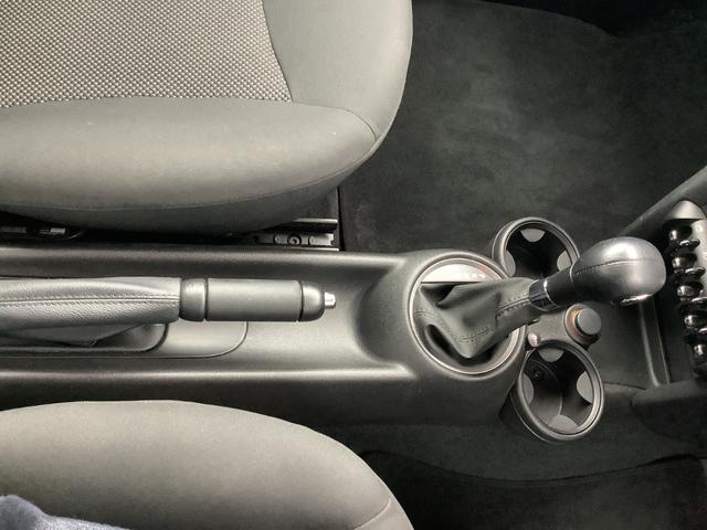 ＭＩＮＩ クーパー　ブラックルーフ　ＨＩＤヘッドライト　フォグランプ　プッシュスタート　キーレスエントリー　ＥＴＣ　取説　メンテナンスノート（36枚目）