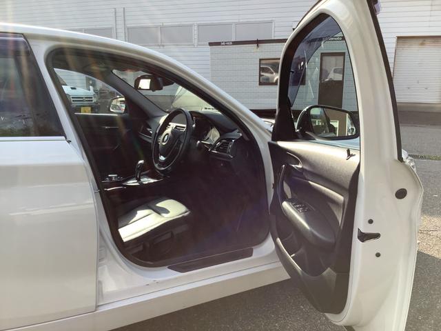 1シリーズ 118i セレブレーションエディション マイスタイル 400台限定車 黒レザーシート 純正17Inchアルミホイール LEDヘッドライト ミラー一体型ETC ワンオーナー 取説・メンテナンスノート(21枚目)