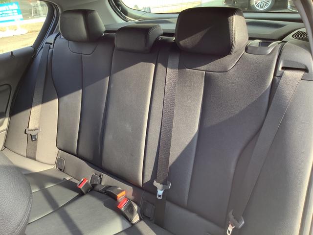 1シリーズ 118i セレブレーションエディション マイスタイル 400台限定車 黒レザーシート 純正17Inchアルミホイール LEDヘッドライト ミラー一体型ETC ワンオーナー 取説・メンテナンスノート(28枚目)