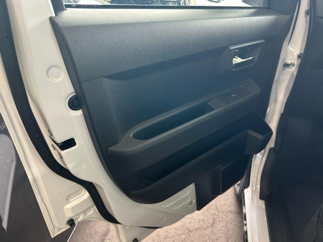 アトレー ＲＳ　届出済未使用車　４ＷＤ　両面電動スライドドア　衝突被害軽減ブレーキ　オートエアコン　オートライト　プッシュスタート　横滑り防止装置　アイドリングストップ　クリアランスソナー　ＬＥＤヘッドライト（28枚目）