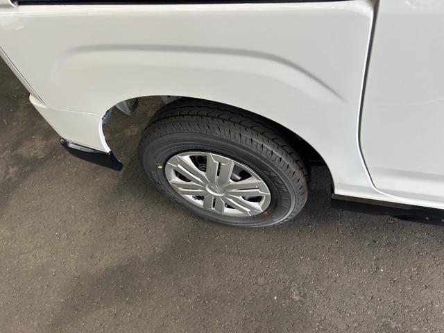 アトレー ＲＳ　届出済未使用車　４ＷＤ　両面電動スライドドア　衝突被害軽減ブレーキ　オートエアコン　オートライト　プッシュスタート　横滑り防止装置　アイドリングストップ　クリアランスソナー　ＬＥＤヘッドライト（33枚目）