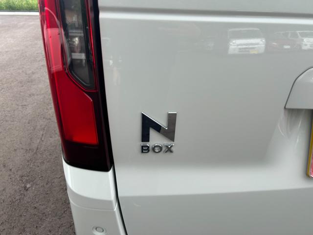 N-BOX 届出済未使用車 4WD 横滑り防止 LEDライト スマ-トキ- アイドリングストップ クルーズコントロール オートエアコン USB 両側スライド片側電動ドア シートヒーター プッシュスタート(12枚目)
