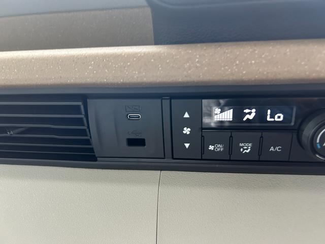 N-BOX 届出済未使用車 4WD 横滑り防止 LEDライト スマ-トキ- アイドリングストップ クルーズコントロール オートエアコン USB 両側スライド片側電動ドア シートヒーター プッシュスタート(35枚目)