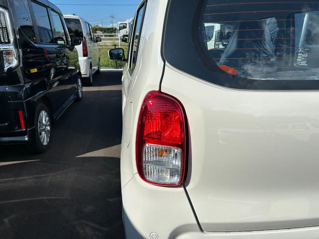 アルト ハイブリッドS 届出済未使用車 盗難防止システム エアコン シートヒーター レーンアシスト アイドリングストップ 衝突被害軽減ブレーキ 横滑り防止装置 クリアランスソナー 電動格納ミラー(9枚目)